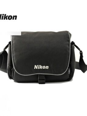 Nikon 30801 Digital SLR Messenger Bag
Black